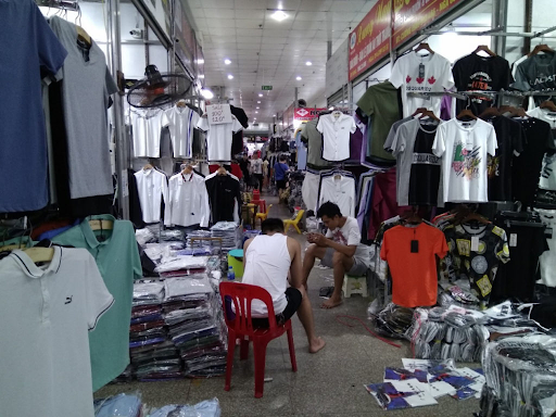 Nhập quần áo Quảng Châu tại các chợ đầu mối Việt Nam