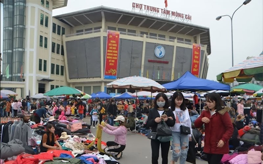 Nhập hàng quần áo Quảng Châu tại chợ Móng Cái 